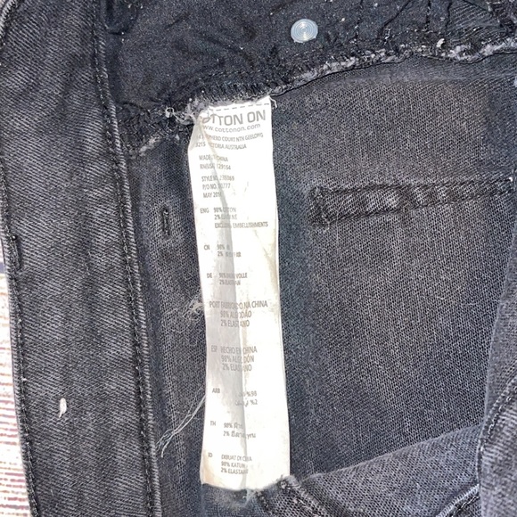 EUC- COTTON ON BLACK DENIM DISTRESSED SHORTS SZ 6 - Picture 8 of 8